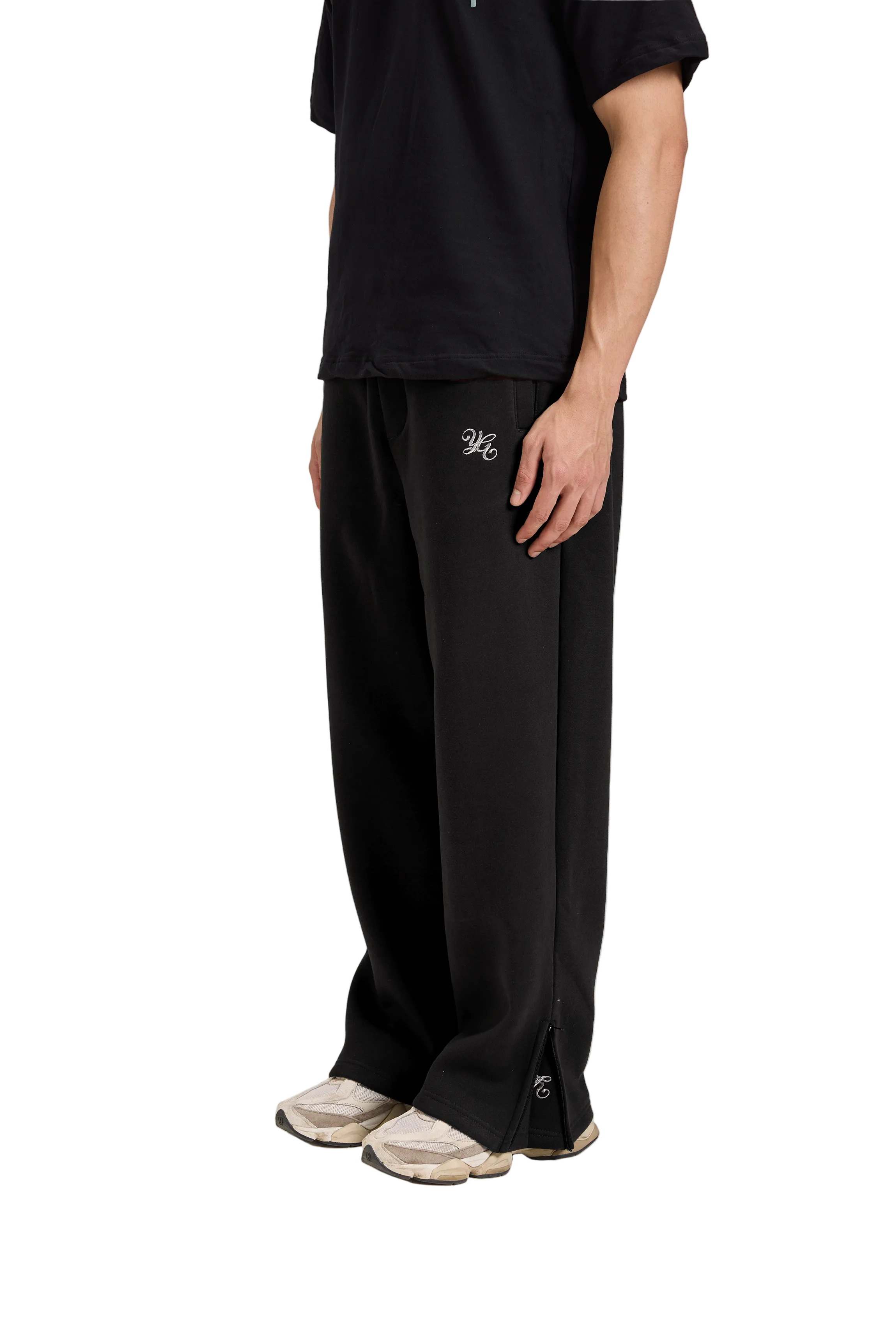 FLARED SWEATPANTS - BLACK