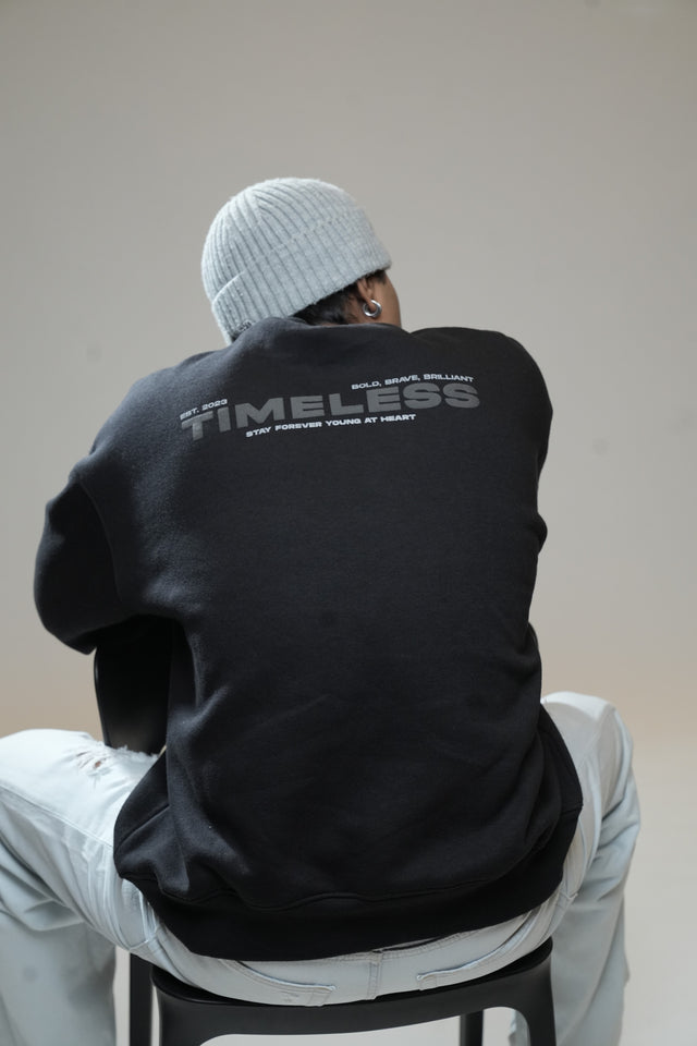 TIMELESS ESSENCE SWEATSHIRT - CHARCOAL BLACK