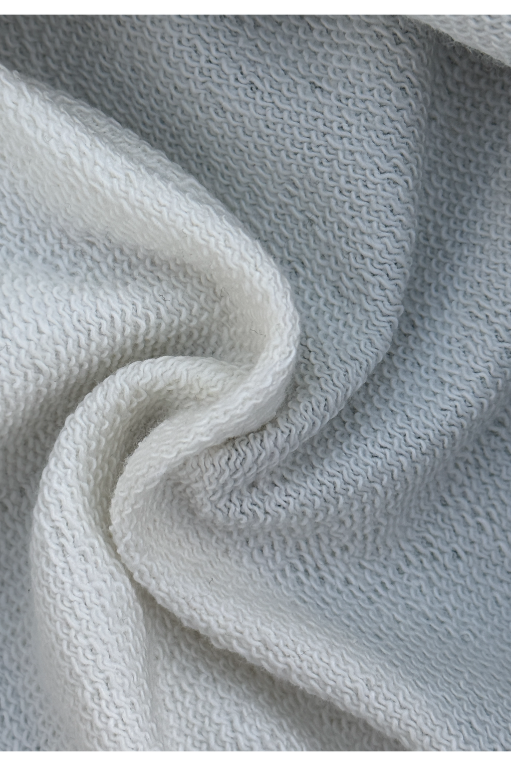 ATHLETIC STRIPED SWEATSHIRT