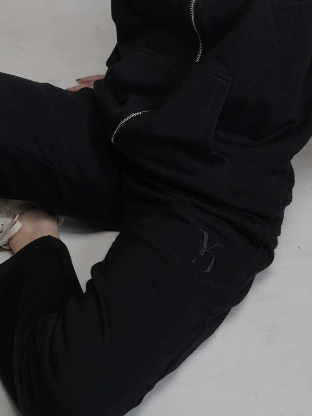 WIDE SWEAT PANTS - BLACK