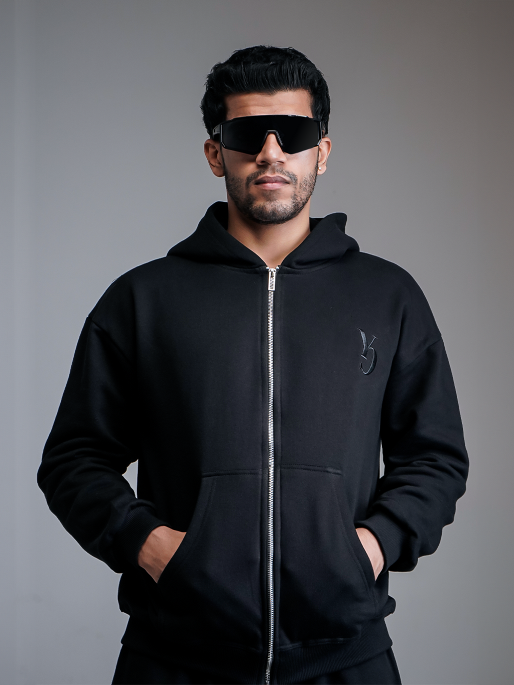 ZIPPER HOODIE - BLACK