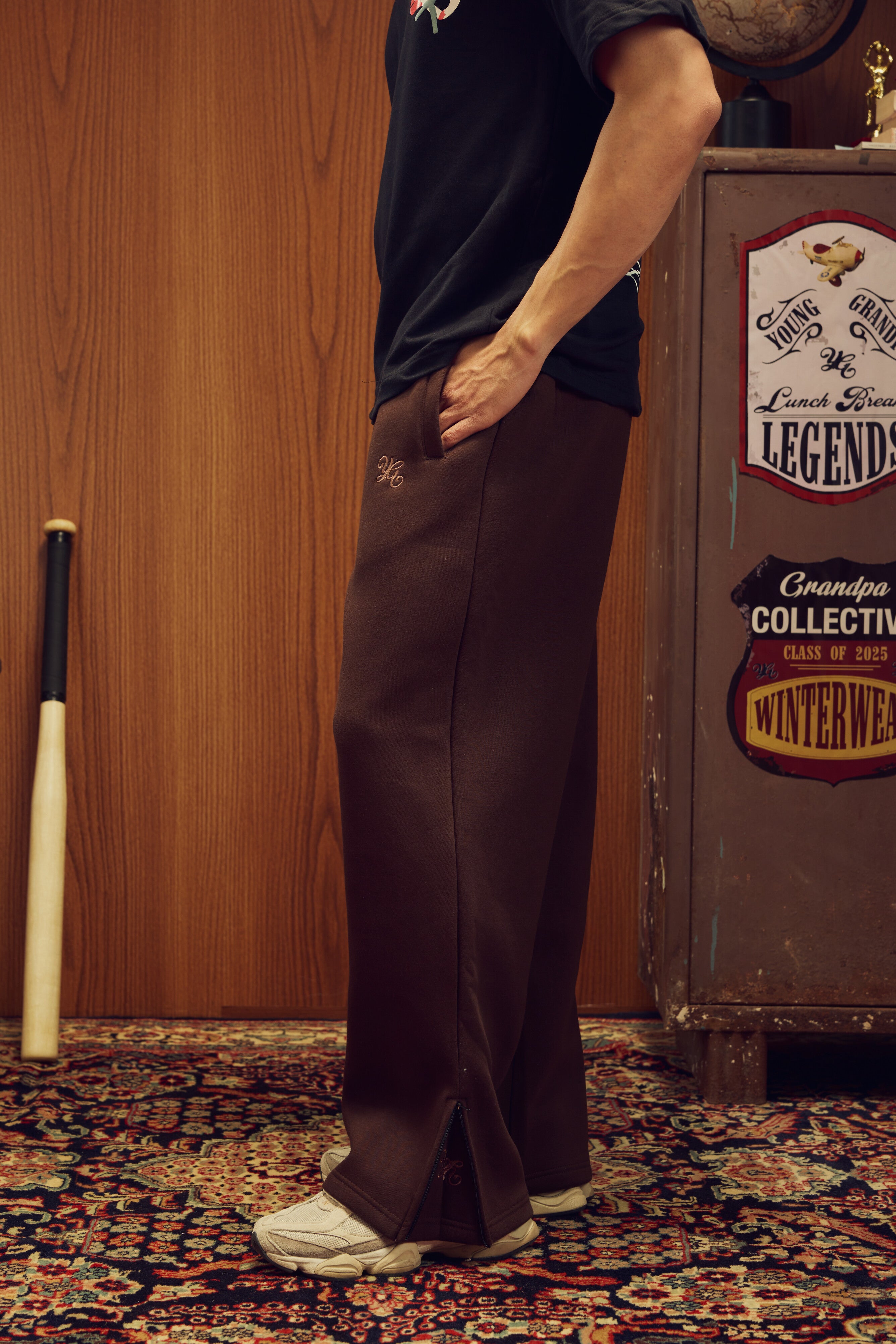 FLARED SWEATPANTS - MOCHA