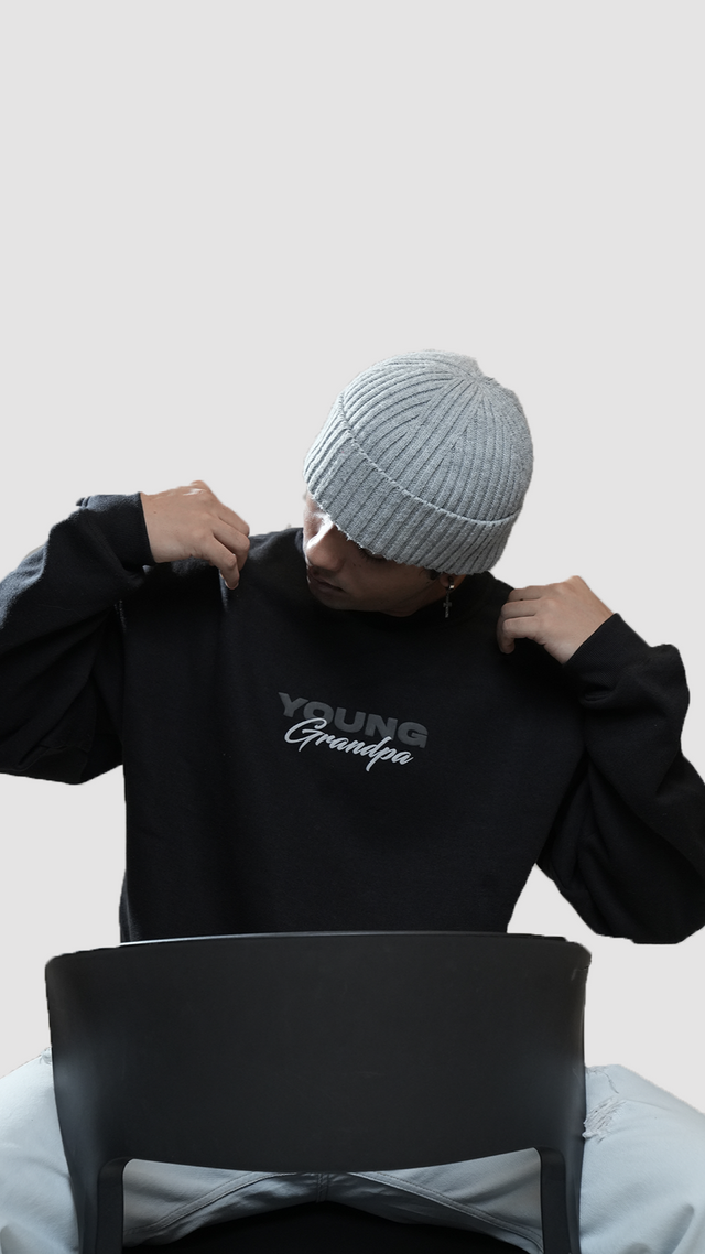 TIMELESS ESSENCE SWEATSHIRT - CHARCOAL BLACK